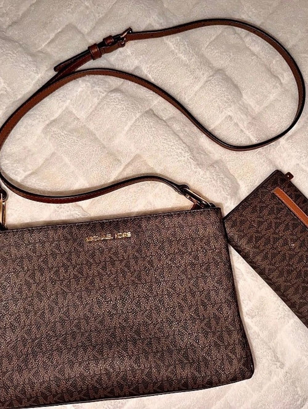 Michael Kors Jet Set Charm Small North/South Flat Crossbody Brown